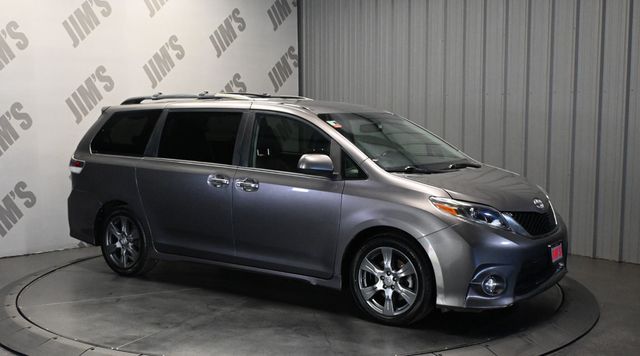 2017 Toyota Sienna SE FWD 8-Passenger - 23086204 - 2