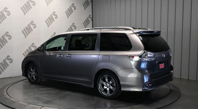 2017 Toyota Sienna SE FWD 8-Passenger - 23086204 - 6