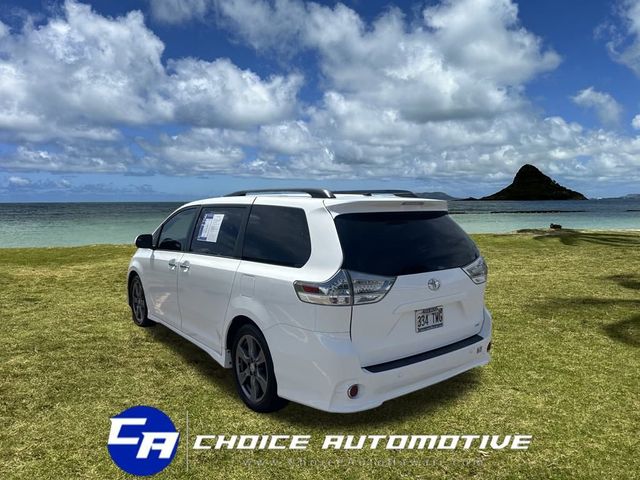 2017 Toyota Sienna SE FWD 8-Passenger - 22580828 - 4