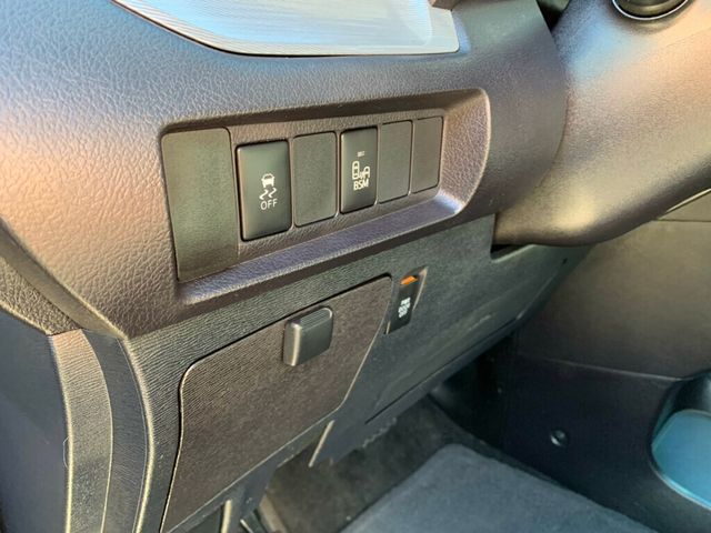 2017 Toyota Sienna SE FWD 8-Passenger - 22975613 - 18