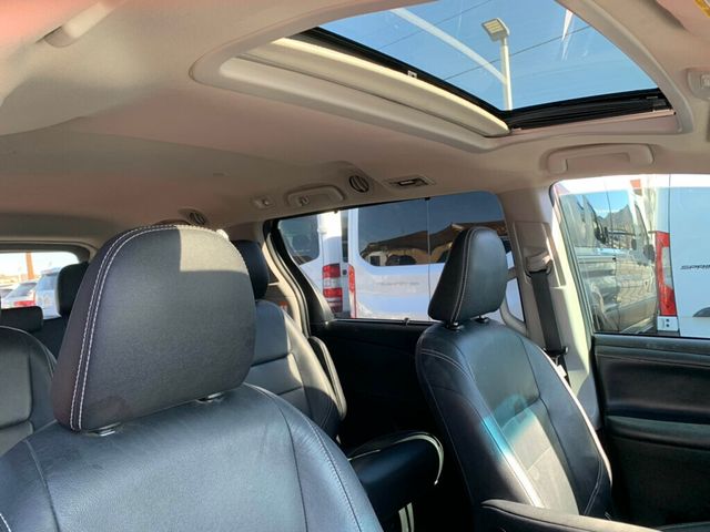2017 Toyota Sienna SE FWD 8-Passenger - 22975613 - 22