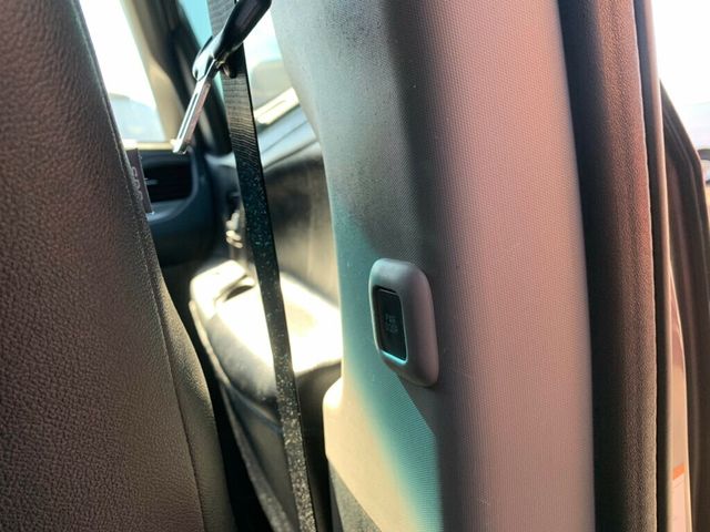 2017 Toyota Sienna SE FWD 8-Passenger - 22975613 - 34