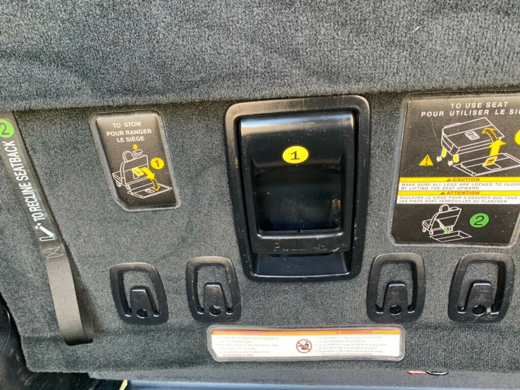 2017 Toyota Sienna SE FWD 8-Passenger - 22975613 - 39