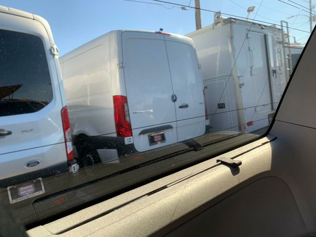 2017 Toyota Sienna SE FWD 8-Passenger - 22975613 - 44