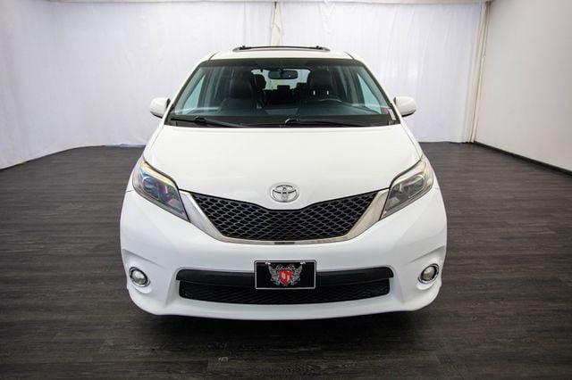 2017 Toyota Sienna SE FWD 8-Passenger - 22971825 - 13