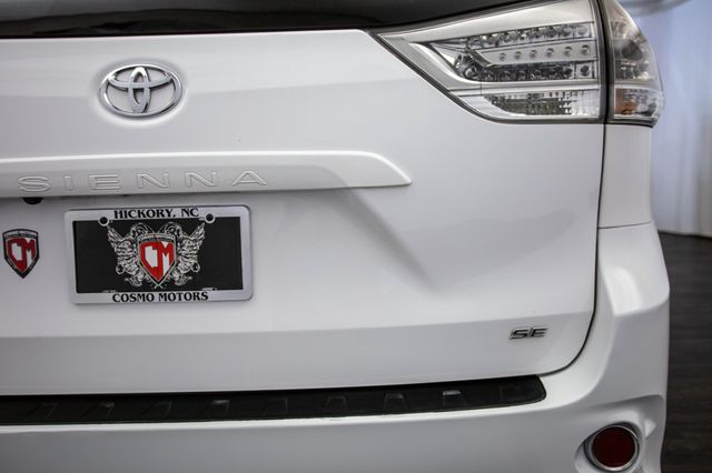 2017 Toyota Sienna SE FWD 8-Passenger - 22971825 - 39