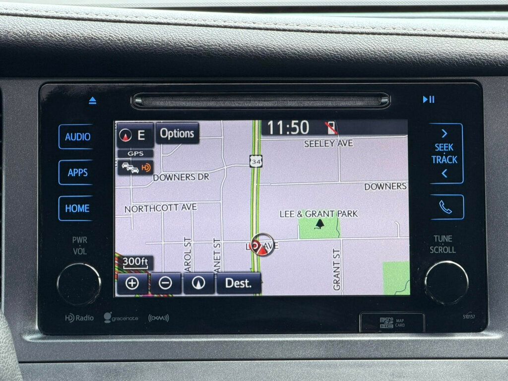 2017 Toyota Sienna SE FWD 8-Passenger - 23037145 - 27