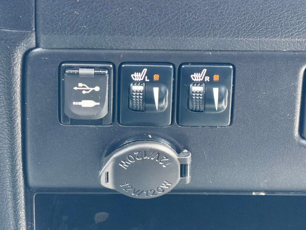 2017 Toyota Sienna SE FWD 8-Passenger - 23037145 - 30