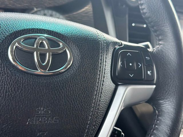2017 Toyota Sienna SE FWD 8-Passenger - 23037145 - 35