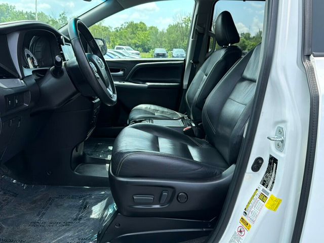 2017 Toyota Sienna SE FWD 8-Passenger - 23037145 - 41