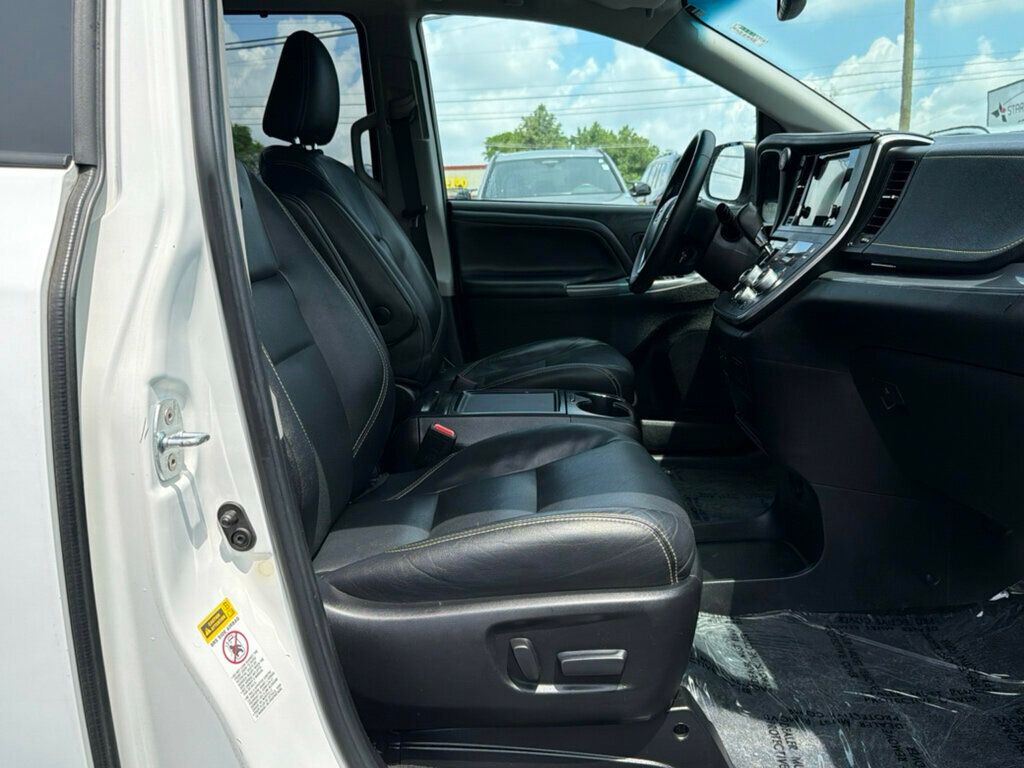 2017 Toyota Sienna SE FWD 8-Passenger - 23037145 - 42