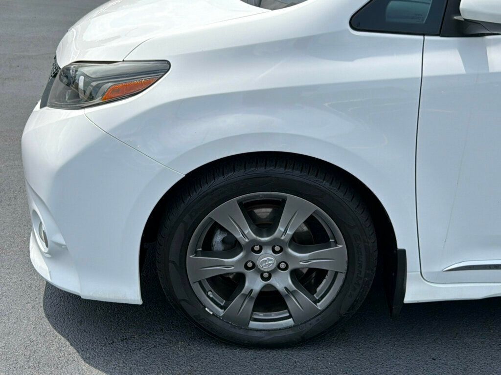 2017 Toyota Sienna SE FWD 8-Passenger - 23037145 - 47