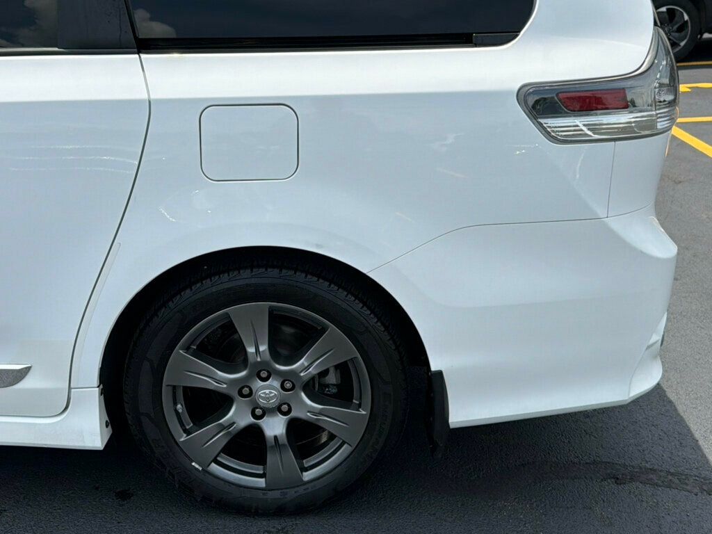 2017 Toyota Sienna SE FWD 8-Passenger - 23037145 - 48