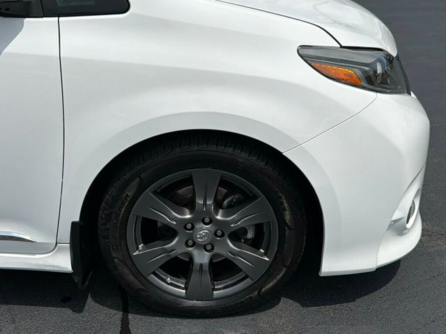 2017 Toyota Sienna SE FWD 8-Passenger - 23037145 - 50