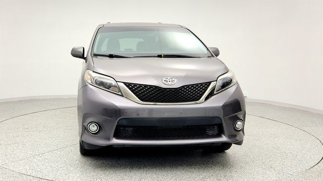 2017 Toyota Sienna SE FWD 8-Passenger VMI Northstar Wheelchair Conversion - 22966057 - 1