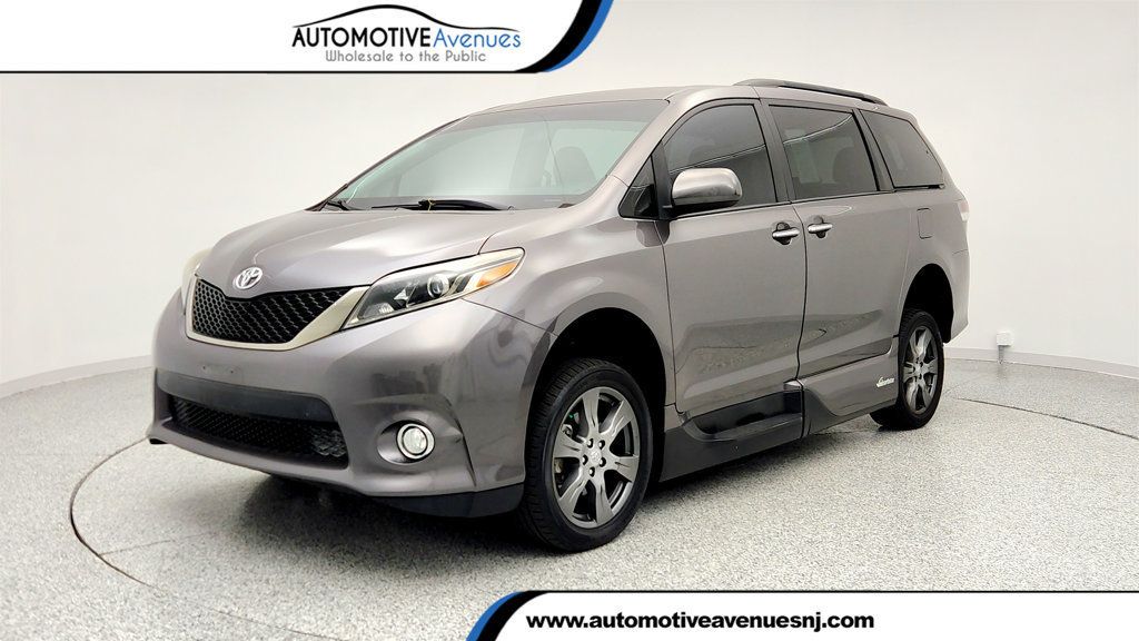 2017 Toyota Sienna SE Premium, 8-Seater with VMI Northstar Wheelchair Conversion - 22966057 | Video 1