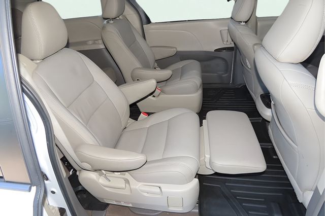 2017 TOYOTA SIENNA XLE 8-PASSENGER - 22996128 - 16