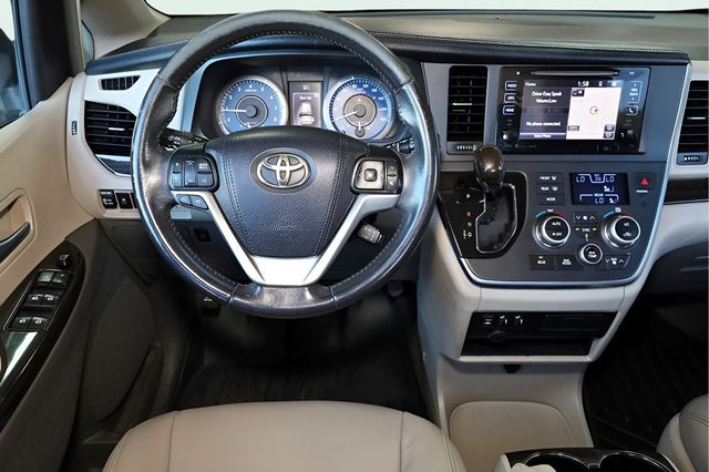 2017 TOYOTA SIENNA XLE 8-PASSENGER - 22996128 - 22