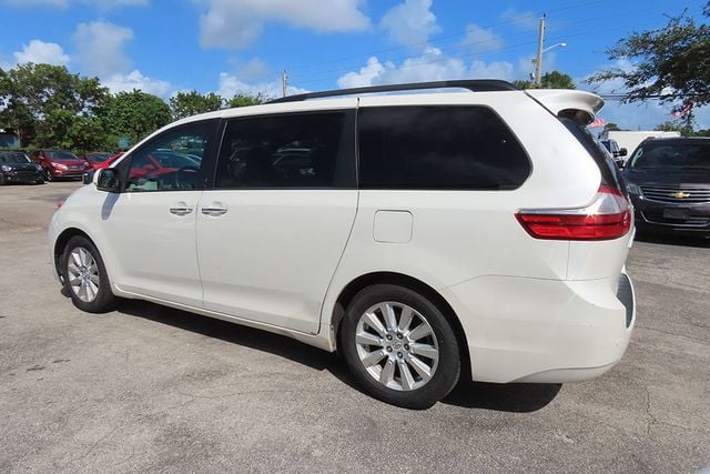 2017 TOYOTA SIENNA XLE Automatic Access Seat FWD 7-Passenger - 22629918 - 5