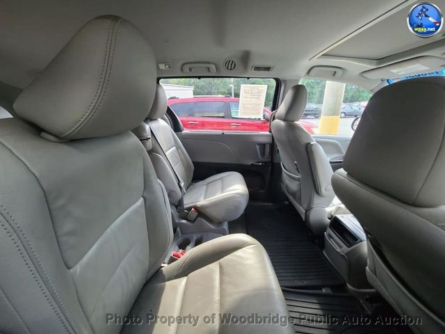 2017 Toyota Sienna XLE Automatic Access Seat FWD 7-Passenger - 23073649 - 11