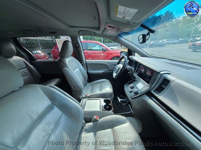 2017 Toyota Sienna XLE Automatic Access Seat FWD 7-Passenger - 23073649 - 12
