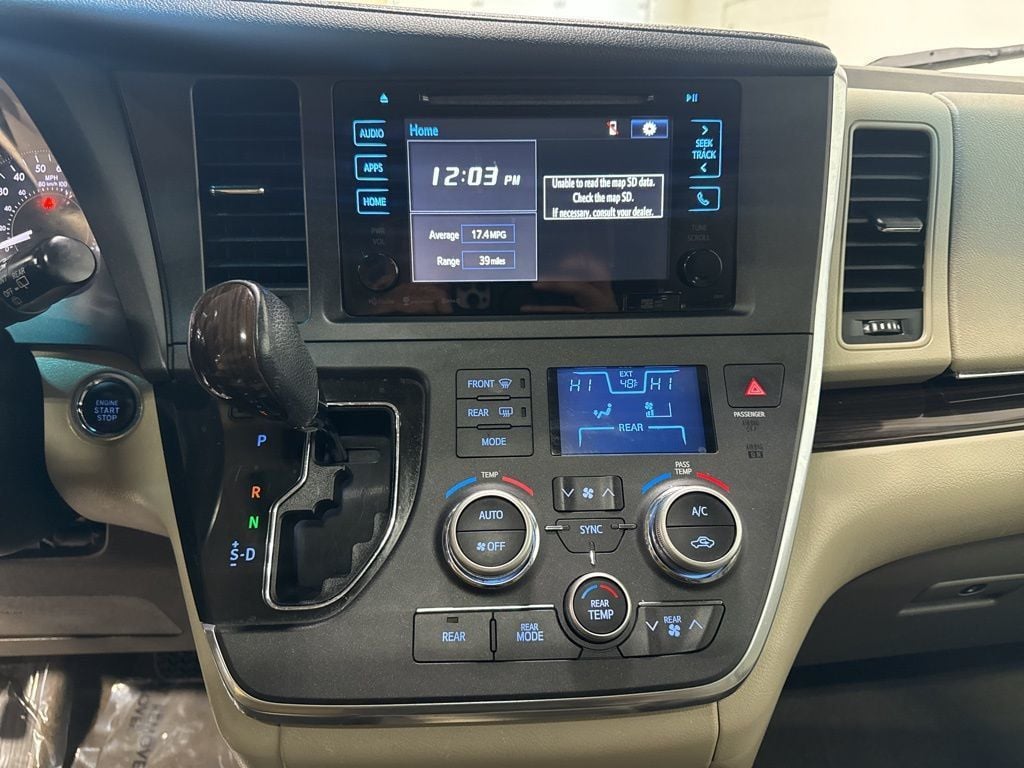 2017 Toyota Sienna XLE Automatic Access Seat FWD 7-Passenger - 22973366 - 15