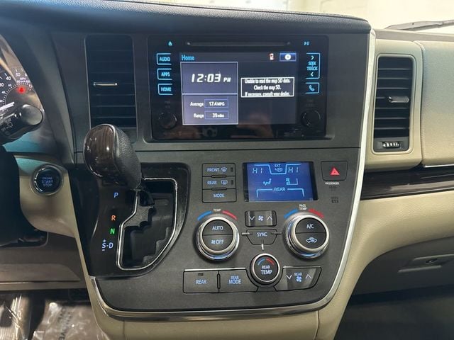 2017 Toyota Sienna XLE Automatic Access Seat FWD 7-Passenger - 22973366 - 15