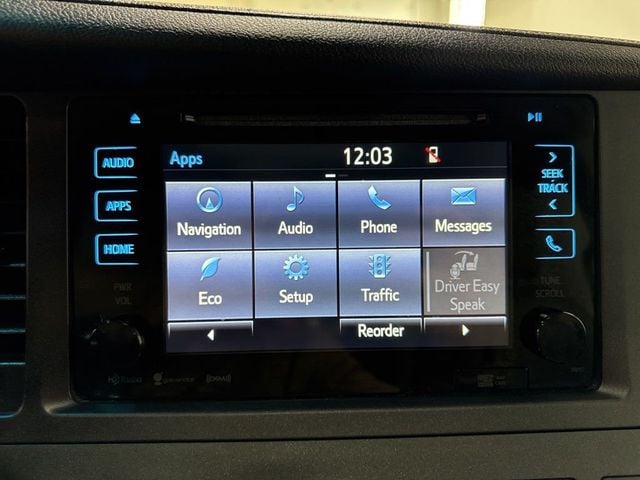 2017 Toyota Sienna XLE Automatic Access Seat FWD 7-Passenger - 22973366 - 17