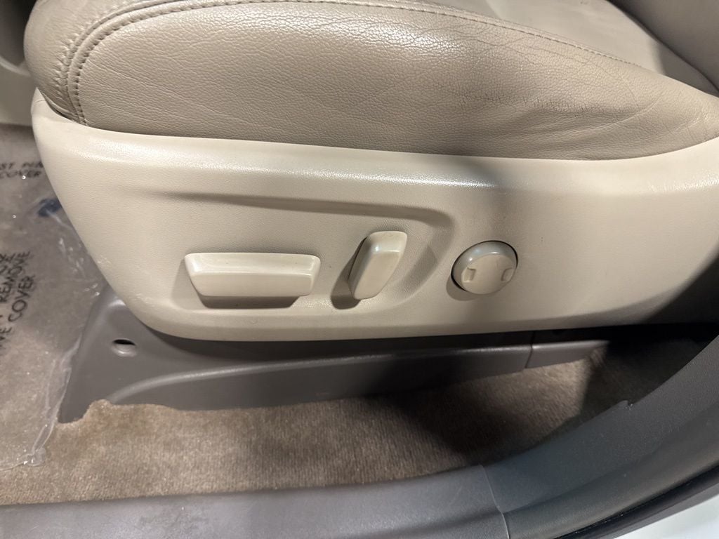 2017 Toyota Sienna XLE Automatic Access Seat FWD 7-Passenger - 22973366 - 27