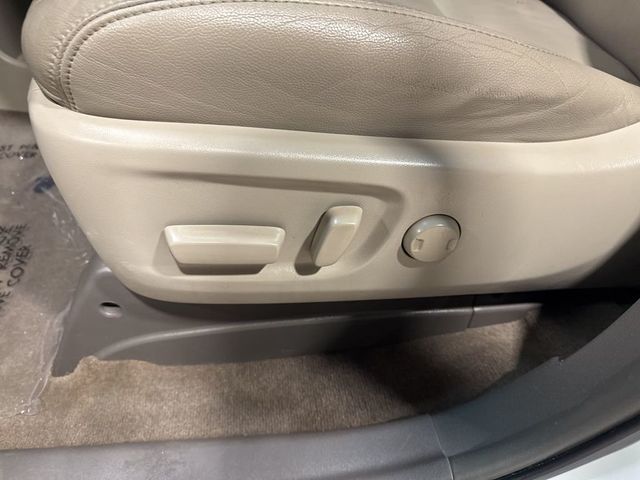 2017 Toyota Sienna XLE Automatic Access Seat FWD 7-Passenger - 22973366 - 27