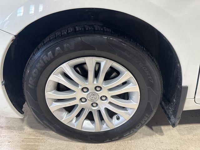 2017 Toyota Sienna XLE Automatic Access Seat FWD 7-Passenger - 23034004 - 1