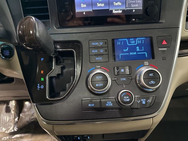 2017 Toyota Sienna XLE Automatic Access Seat FWD 7-Passenger - 23034004 - 19