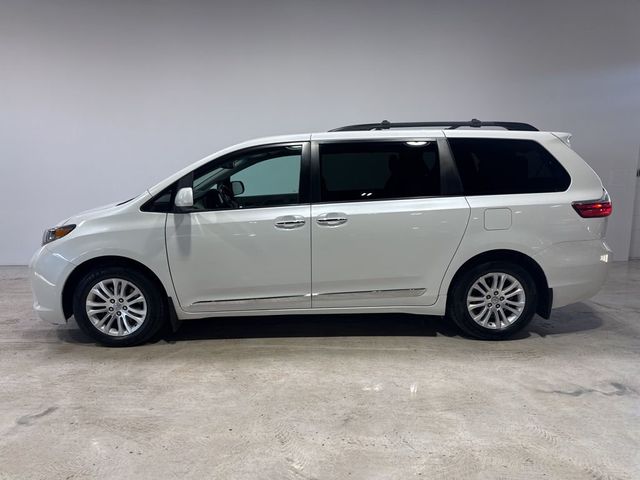 2017 Toyota Sienna XLE Automatic Access Seat FWD 7-Passenger - 23034004 - 2