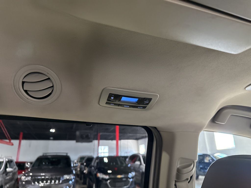 2017 Toyota Sienna XLE Automatic Access Seat FWD 7-Passenger - 23034004 - 44