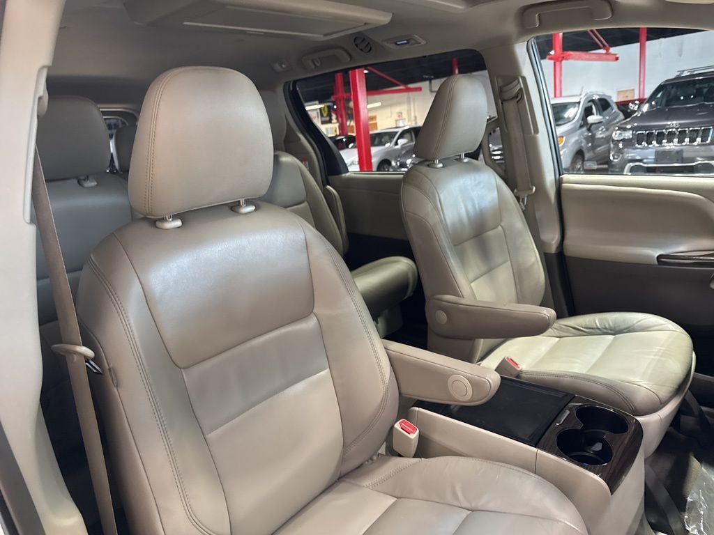 2017 Toyota Sienna XLE Automatic Access Seat FWD 7-Passenger - 23034004 - 51
