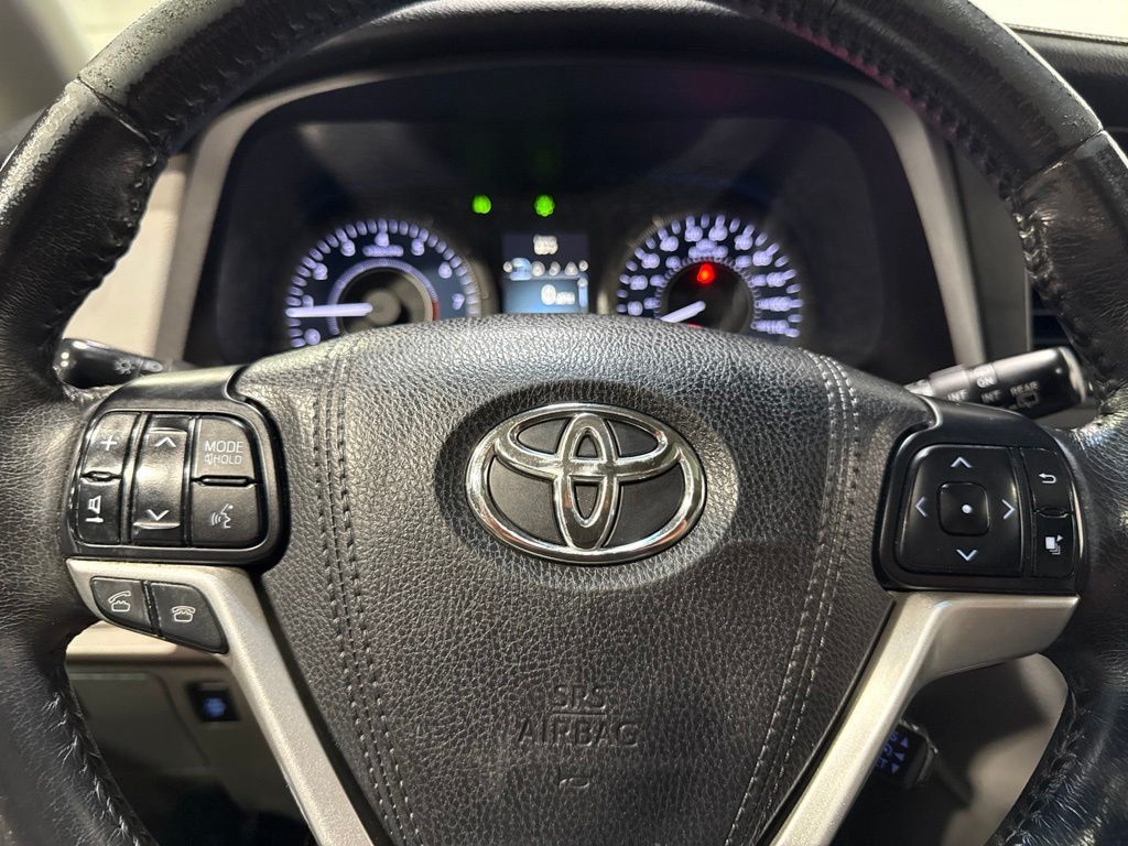 2017 Toyota Sienna XLE Automatic Access Seat FWD 7-Passenger - 23058160 - 12