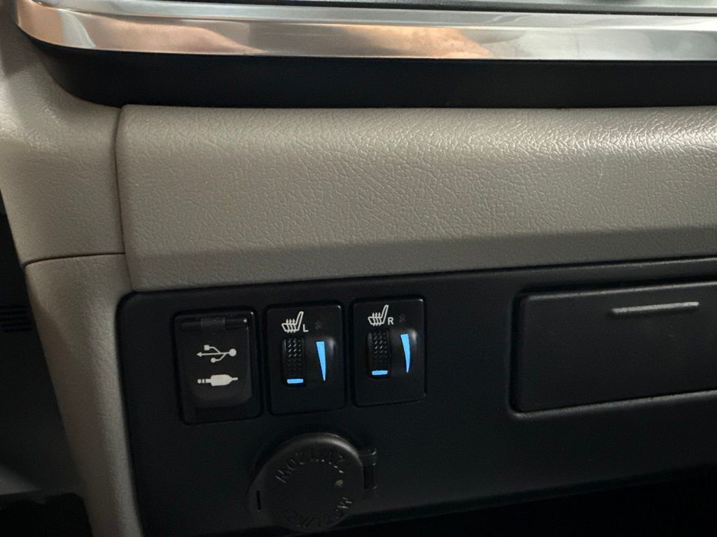 2017 Toyota Sienna XLE Automatic Access Seat FWD 7-Passenger - 23058160 - 19