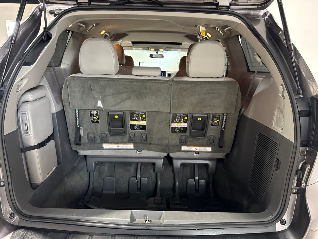2017 Toyota Sienna XLE Automatic Access Seat FWD 7-Passenger - 23058160 - 22