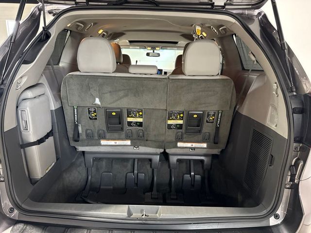 2017 Toyota Sienna XLE Automatic Access Seat FWD 7-Passenger - 23058160 - 22