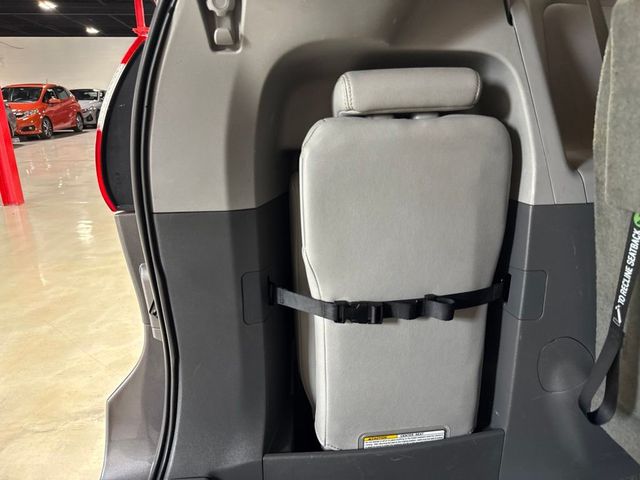2017 Toyota Sienna XLE Automatic Access Seat FWD 7-Passenger - 23058160 - 23