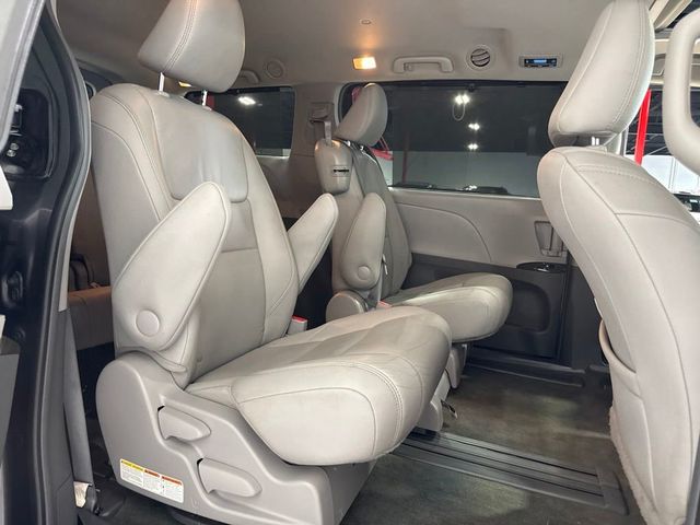 2017 Toyota Sienna XLE Automatic Access Seat FWD 7-Passenger - 23058160 - 25