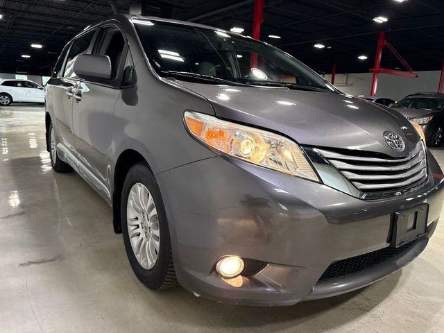 2017 Toyota Sienna XLE Automatic Access Seat FWD 7-Passenger - 23058160 - 7