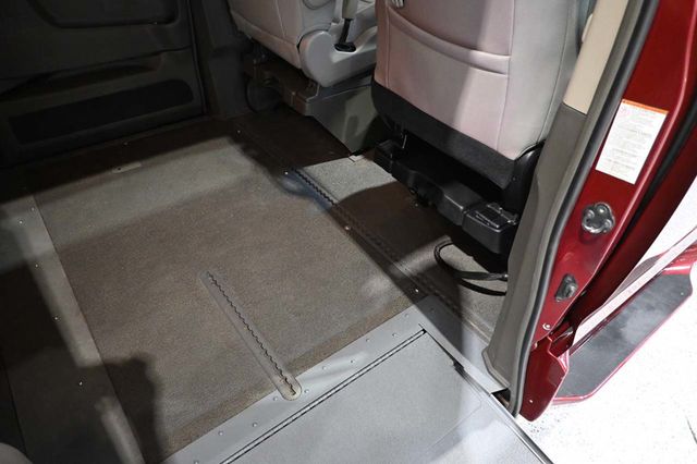 2017 Toyota Sienna XLE Automatic Access Seat FWD 7-Passenger - 23045344 - 18