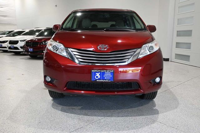 2017 Toyota Sienna XLE Automatic Access Seat FWD 7-Passenger - 23045344 - 3