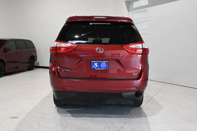 2017 Toyota Sienna XLE Automatic Access Seat FWD 7-Passenger - 23045344 - 6