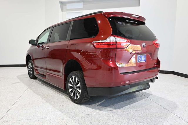 2017 Toyota Sienna XLE Automatic Access Seat FWD 7-Passenger - 23045344 - 7