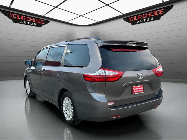 2017 Toyota Sienna XLE Automatic Access Seat FWD 7-Passenger - 22939183 - 2