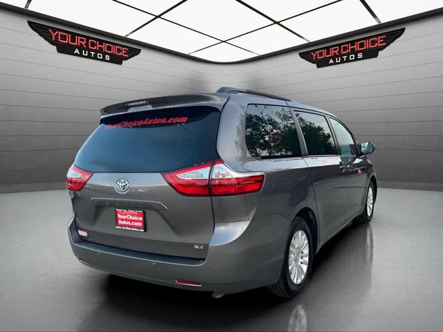 2017 Toyota Sienna XLE Automatic Access Seat FWD 7-Passenger - 22939183 - 4