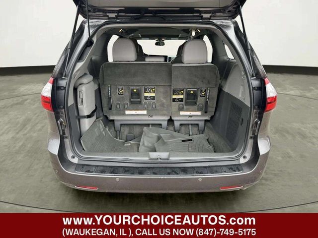 2017 Toyota Sienna XLE Automatic Access Seat FWD 7-Passenger - 22968928 - 12