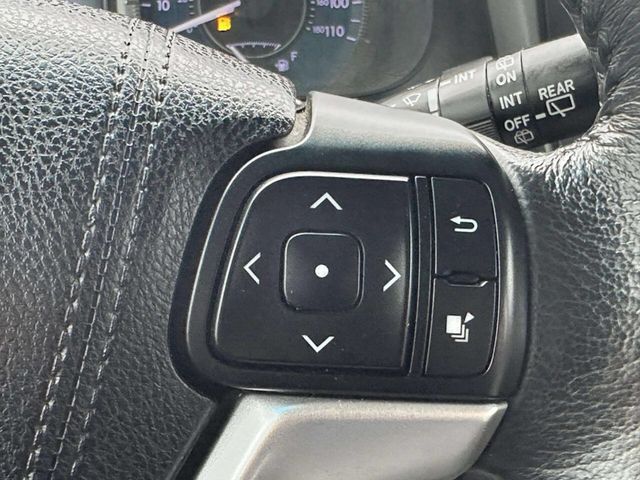2017 Toyota Sienna XLE Automatic Access Seat FWD 7-Passenger - 22968928 - 28